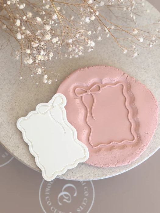 Wavy Rectangle with Bow Debosser And Cutter